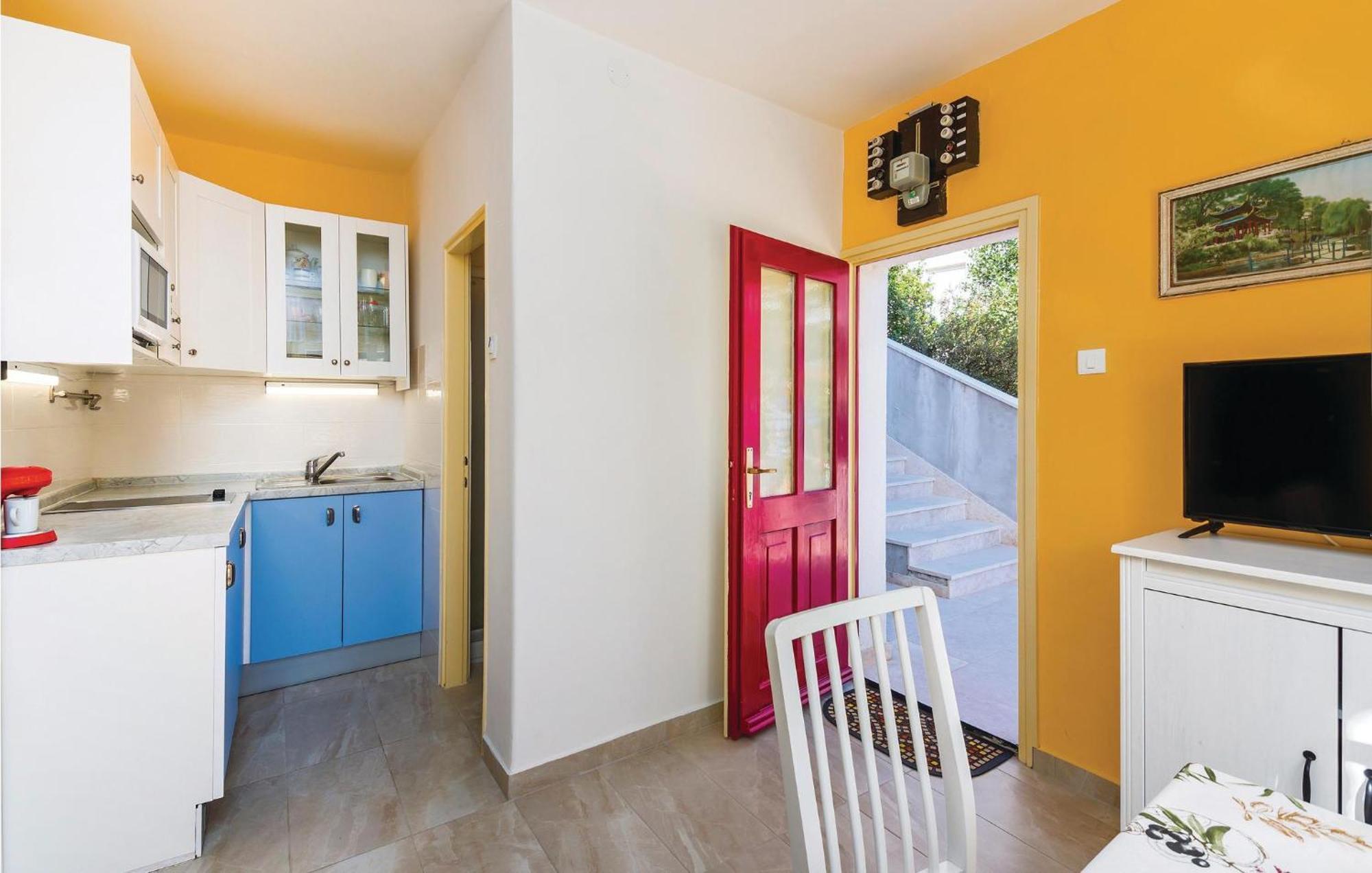 Lovely Apartment In Rabac With Kitchen Екстер'єр фото